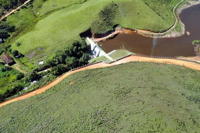 Barragem de Santa Júlia em São Roque do Canaã será inaugurada até Julho