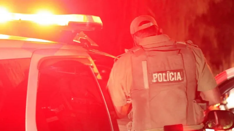 Com filha de apenas 3 anos no colo, mulher é agredida pelo companheiro após discussão por ciúmes em Colatina