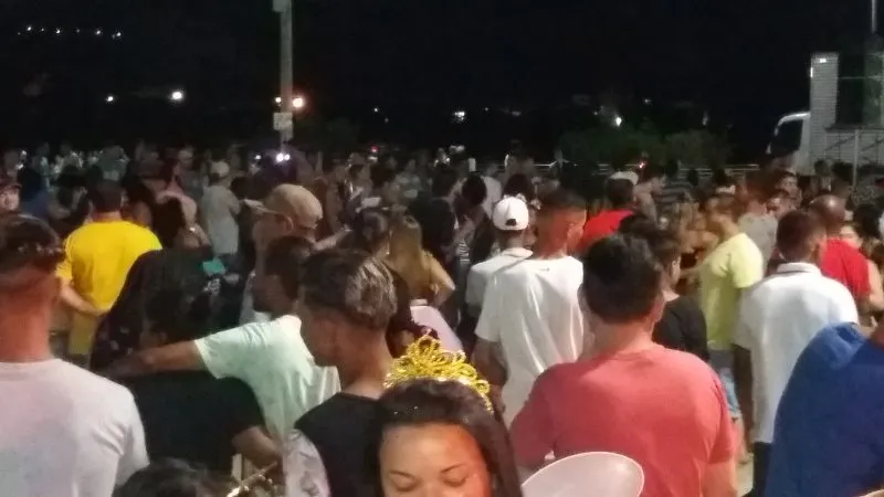 O colatinense compareceu ao segundo dia de carnaval na Av. Beira Rio