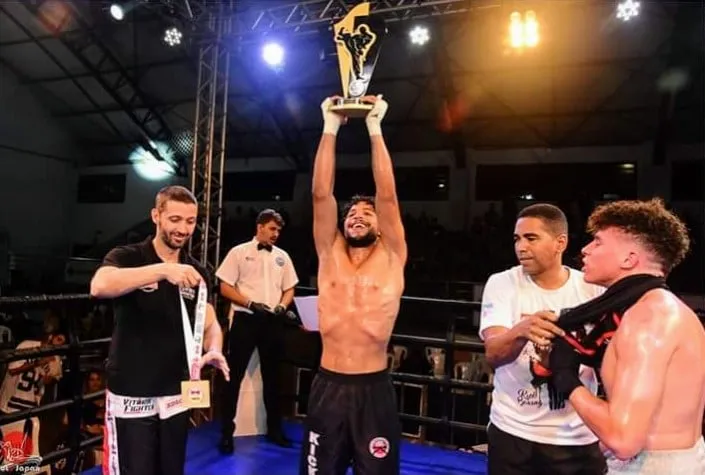 Atleta Colatinense é campeão do Vitória Fight Kickboxing Championship