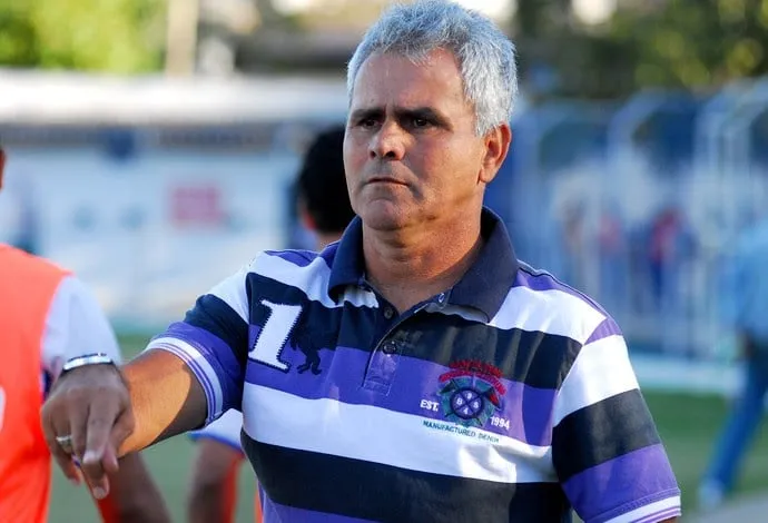 Técnico Vevé na mira do Colatina Sport Clube