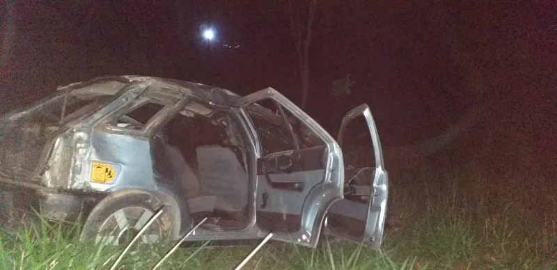 Acidente em Colatina: motorista capota e foge do local deixando um ferido
