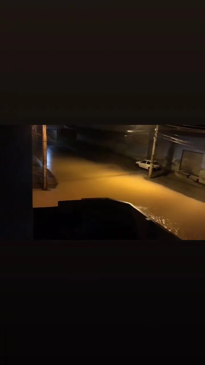 Após fortes chuvas, alagamentos e tensão no Bairro Carlos Germano Naumann na madrugada de quarta-feira (22)