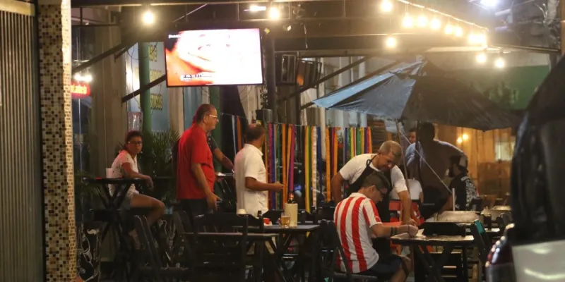 Bares e restaurantes estão liberados para funcionar a partir de segunda-feira (21) em Colatina. Veja as novas regras