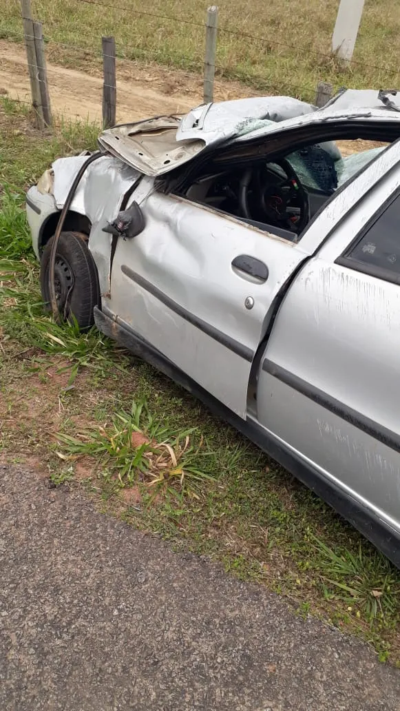 Uma pessoa morre e outra fica gravemente ferida em acidente na estrada que liga Colatina a Linhares