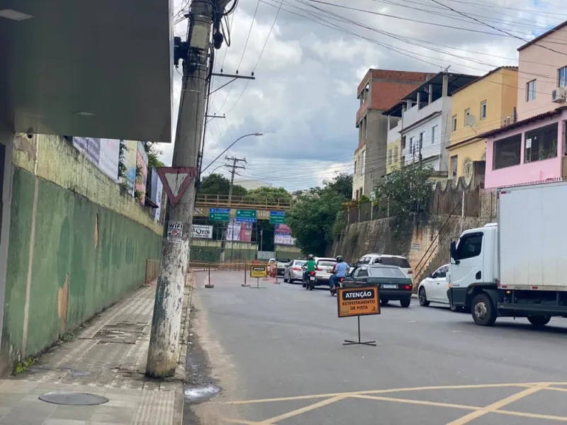 Obra na passarela do bairro Lacê influenciará no trânsito por 30 dias. Veja alternativas