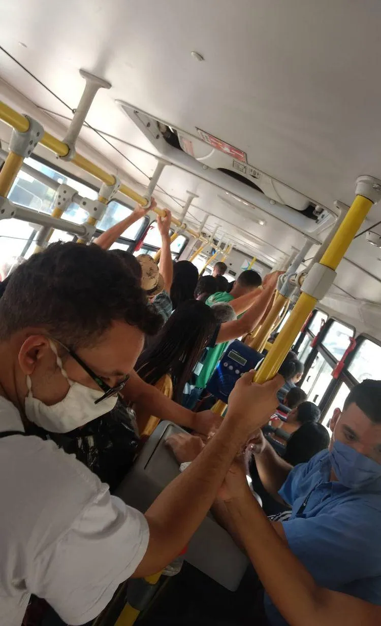 Ônibus lotados em plena pandemia continua sendo motivo de reclamações em Colatina