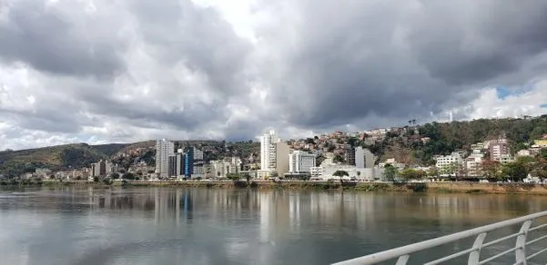 Primeiro dia útil das medidas mais restritivas no ES começou com movimentação em Colatina