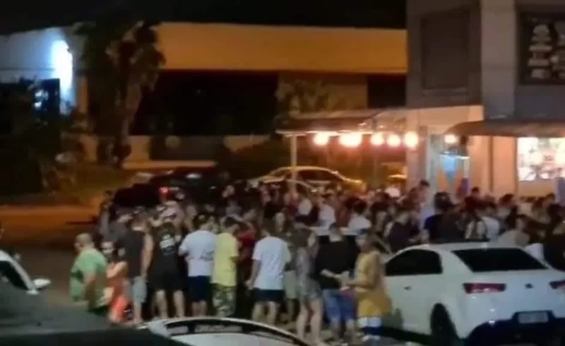 Aglomeração e perturbação do sossego em bar vira caso de polícia em Colatina