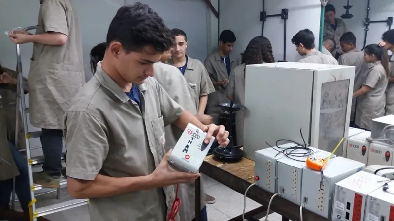 Cursos técnicos com bolsa de R$ 400 mensais. Veja a quantidade de vagas para Colatina