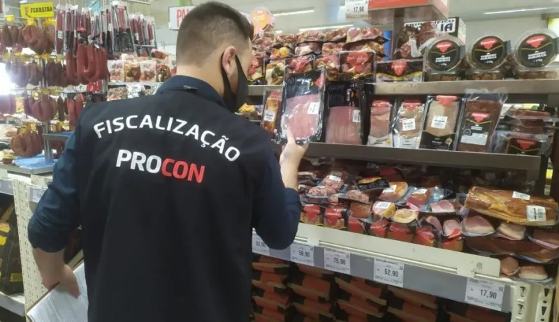 Procon Colatina destaca importância do CDC no aniversário de 31 anos da lei