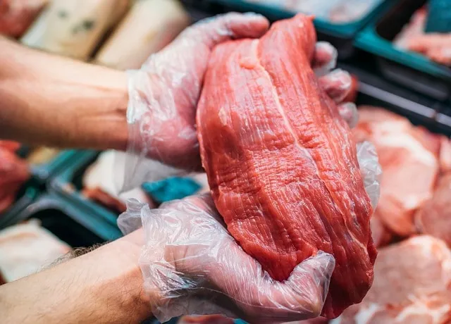 Caso de vaca louca deve baratear carnes nos açougues. Em Colatina, o preço ainda não reduziu
