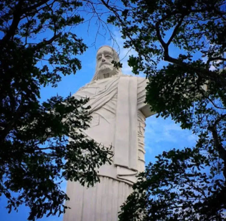 Visite um dos principais cartões postais do Estado: O Cristo Redentor de Colatina