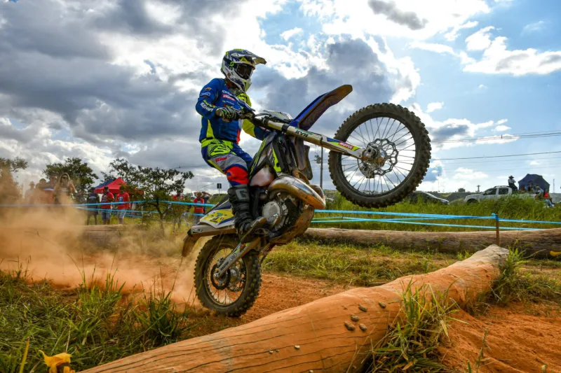 Adolescente panquense participa do Campeonato Brasileiro de Enduro em Minas Gerais