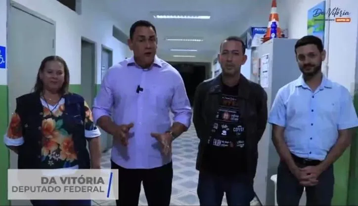 Vídeo: Casagrande atende pedido de Da Vitória e EMEF Columbia será ampliada e reformada. A obra custará quase R$ 5 milhões
