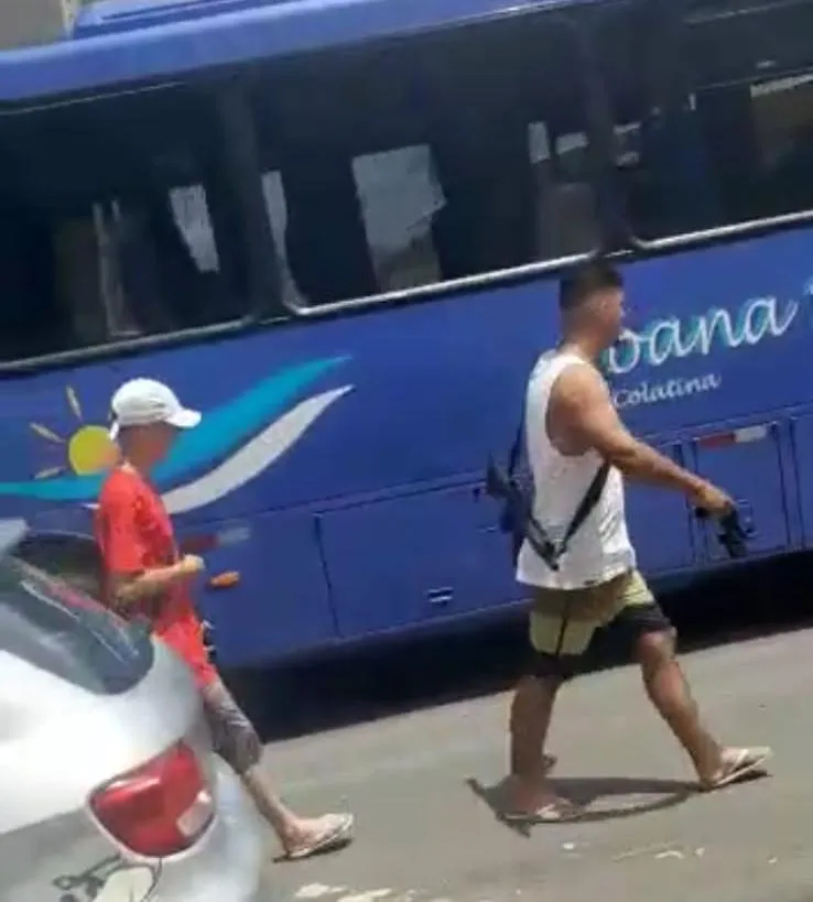 Redes sociais e grupos de aplicativos propagam guerra entre traficantes em bairro colatinense. Mas na verdade, era uma ação social