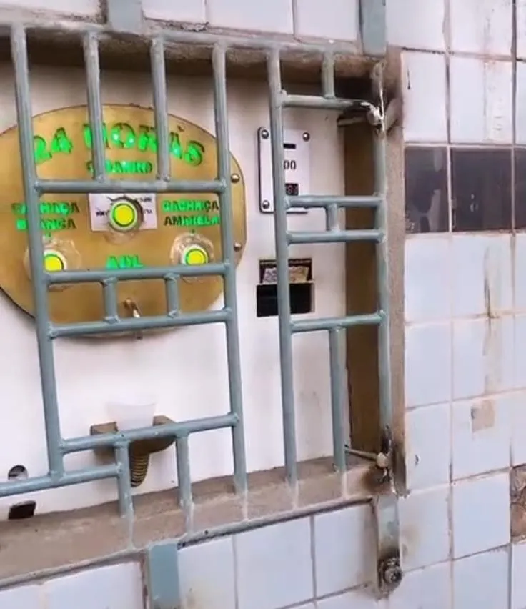 Vídeo: máquina de vendas, instalada no bairro Vila Lenira em Colatina, chama atenção de moradores e viraliza nas redes sociais
