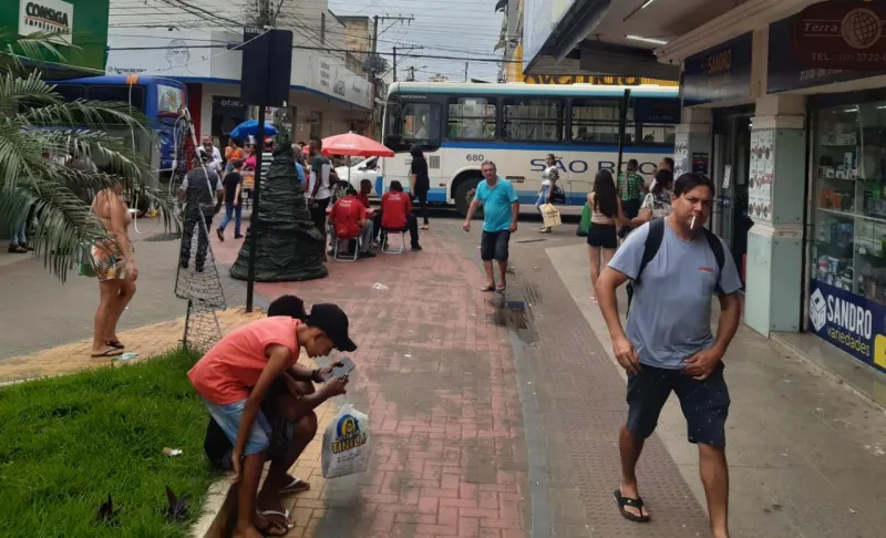 Véspera de Natal deve ser de supermercado e comércio lotados em Colatina