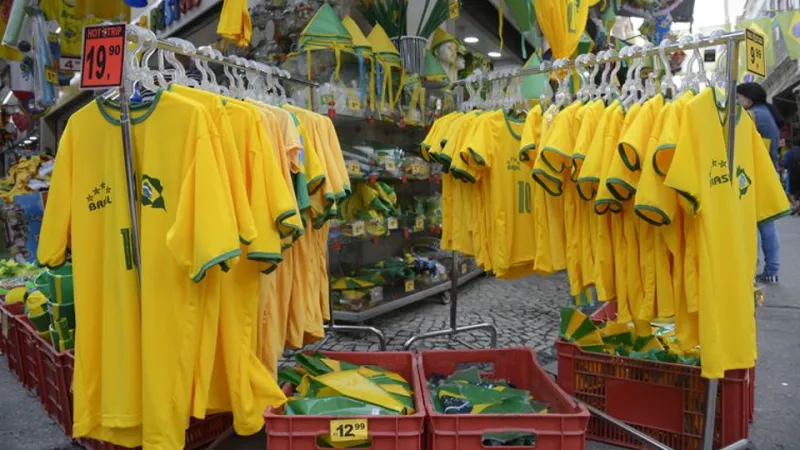 Copa 2022: Com saída do Brasil, o verde e o amarelo devem sumir das lojas de Colatina nesta semana