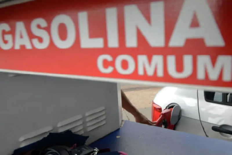 Petrobras anuncia aumento da gasolina para as distribuidoras. Postos de Colatina já admitem repasse