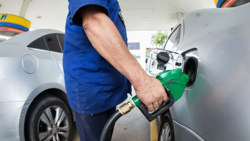 Preço da gasolina dispara em Colatina, surpreendendo consumidores; litro já passa de R$ 6