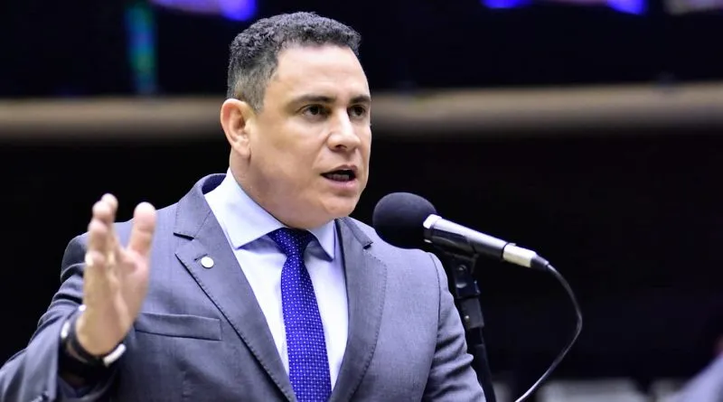 Deputado Federal colatinense Da Vitória propõe proibição da cobrança de novo imposto sindical