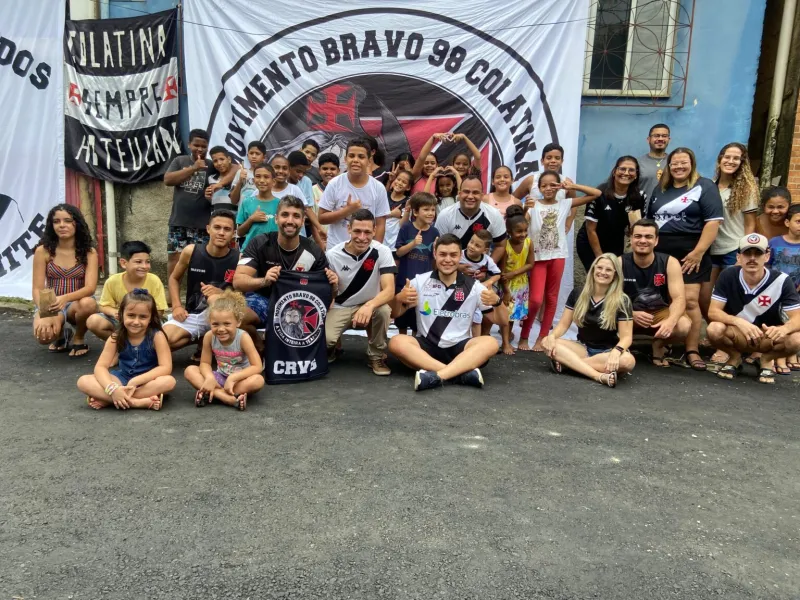 Colatina: torcida bravo 98 do Vasco, celebra o dia das crianças com brinquedos e brincadeiras