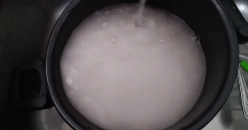 Vídeo: moradora do bairro Honório Fraga, em Colatina, sofre com água turva