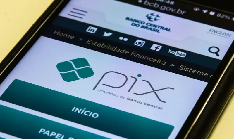Pix ganha terreno e comerciantes de Colatina notam redução no uso de dinheiro em espécie