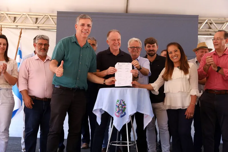Governador Casagrande inaugura obras e anuncia novos investimentos em Santa Maria de Jetibá