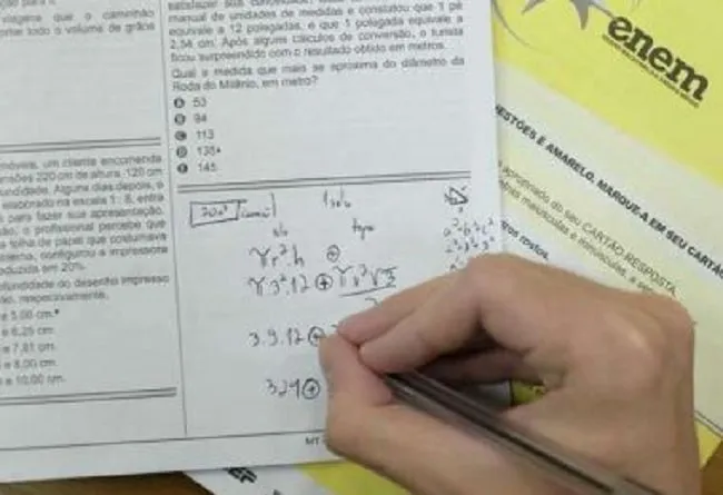 Colatina: estudantes lidam com ansiedade e calor forte no 2º dia do Enem