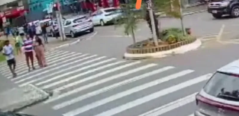 Motorista é liberado após atropelamento de casal no centro de Colatina