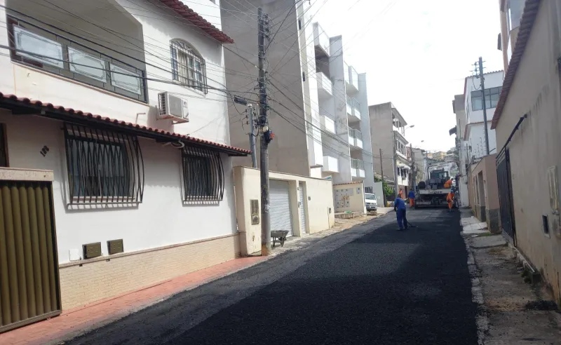 Programa de asfaltamento em Colatina alcança nova etapa. 17 ruas recebem novo asfalto