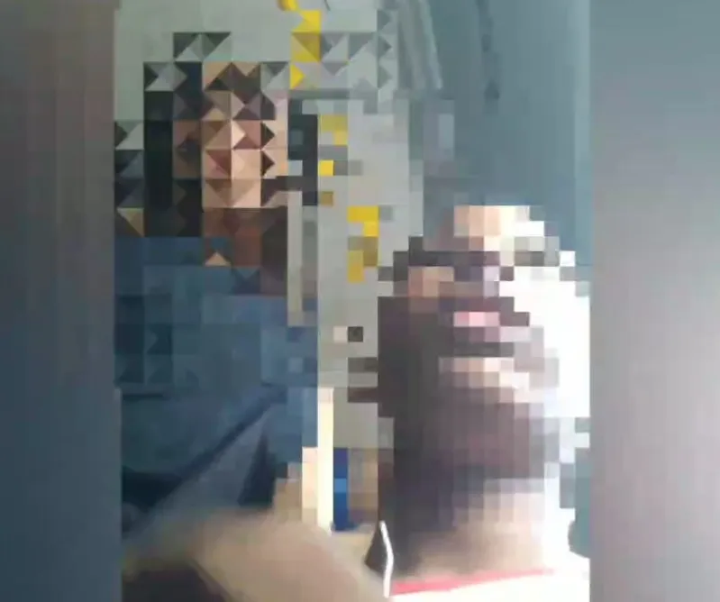 Vídeo: suspeita de assédio a menor de idade é filmada dentro de ônibus em Colatina