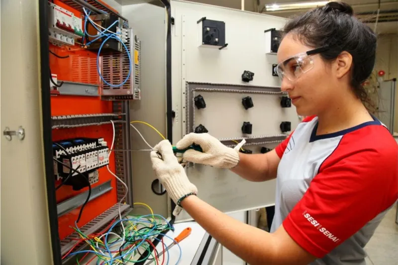 Sesi abre quase mil vagas de supletivo com curso técnico gratuito; para Colatina são 140 oportunidades