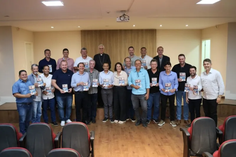 Diocese de Colatina promove encontro com prefeitos eleitos para refletir sobre fé e política