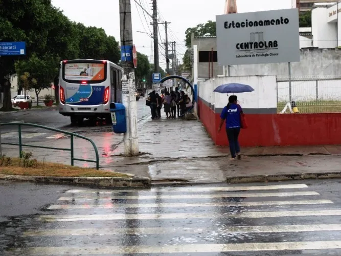 Linhares registra o quarto maior volume de chuva no Brasil em 24 horas; veja as cidades da Região Noroeste mais impactadas