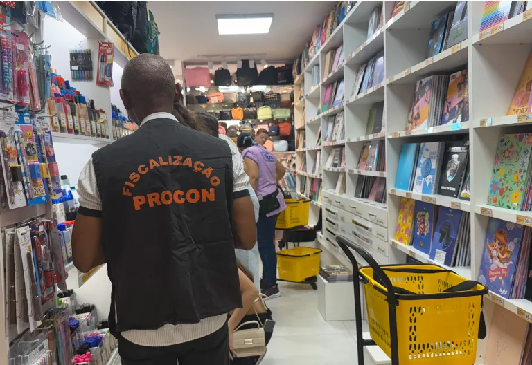 Material escolar com diferença de até 50% nos preços no comércio de Colatina, diz Procon