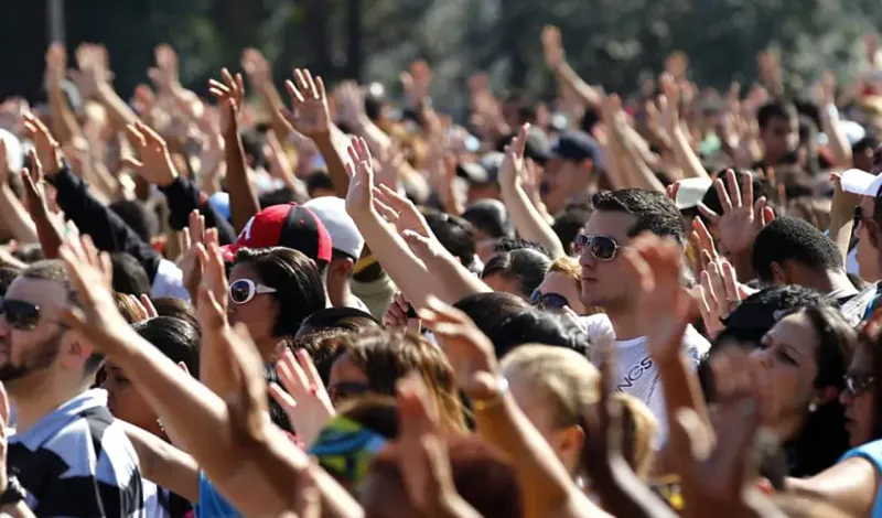 Pesquisa revela crescimento evangélico e impacto eleitoral no Espírito Santo