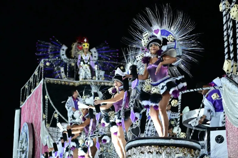 Novo Império Celebra Boemia do Centro e Resgata História no Carnaval de Vitória