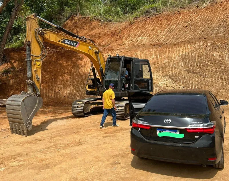 Polícia Civil de Colatina e PM recuperam escavadeira furtada avaliada em R$ 500 mil
