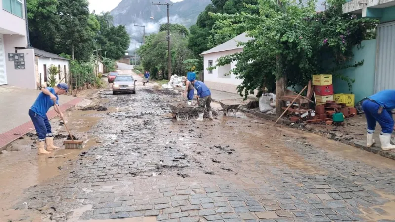 Fortes chuvas causam alagamentos e deixam dezenas de desalojados no Sul do Espírito Santo