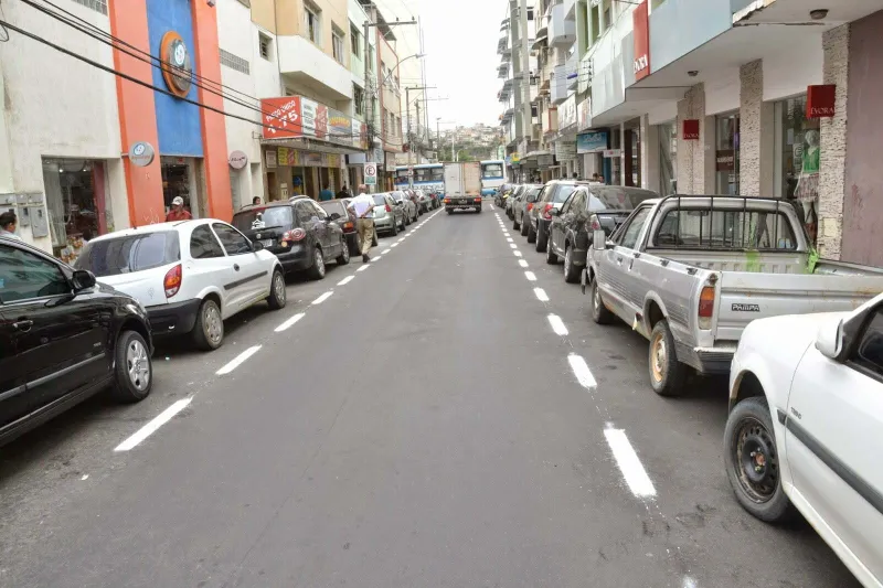 Mulher é agredida em via pública e busca abrigo dentro de farmácia no Centro de Colatina