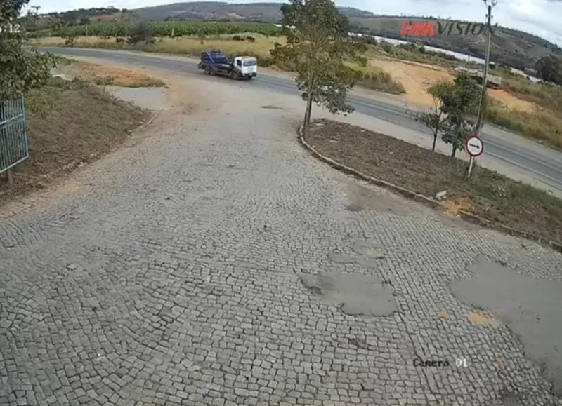 Vídeo mostra momento em que carro invade pista contrária e colide com caminhão em Colatina