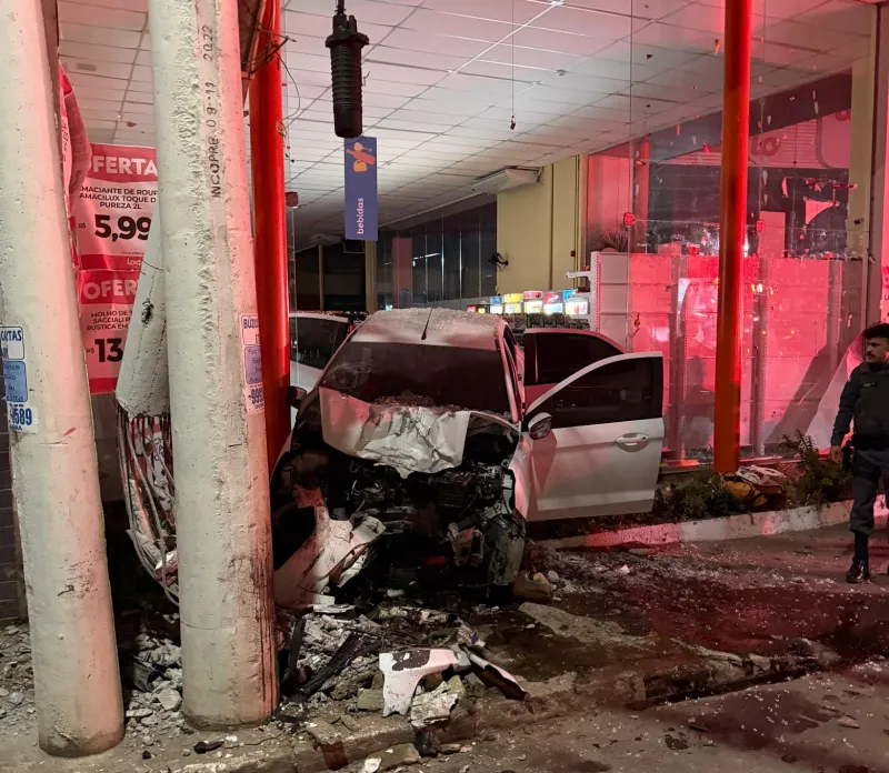 Morre mulher ferida em acidente grave na madrugada em Colatina; motorista que causou o acidente continua foragido