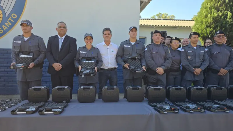 Governo do ES entrega mais de 2,3 mil pistolas Glock à Polícia Militar