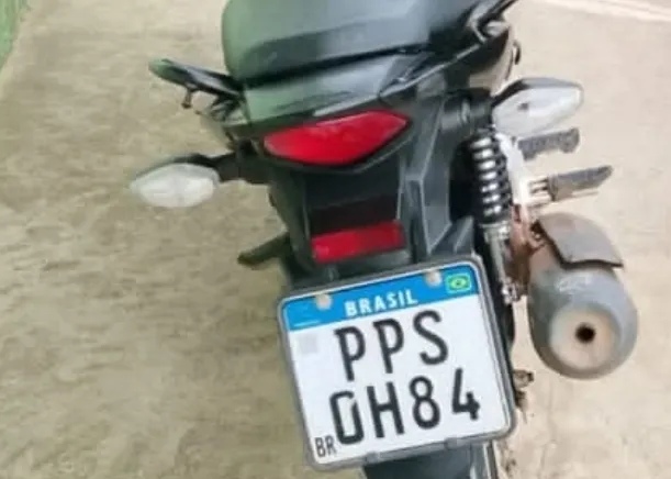 Veja a ação dos bandidos: dupla furta moto perto do Detran, em Colatina