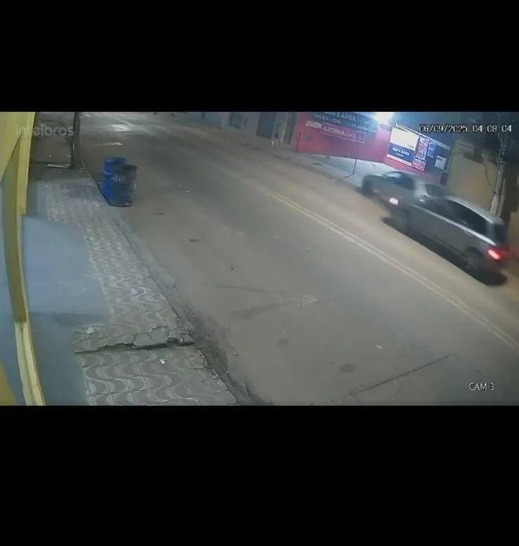 Câmera flagra colisão em Colatina; condutor de Fiat Stilo deixa local sem prestar socorro