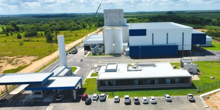 Casagrande participa de inauguração de indústria de descafeinização nesta quinta (4). R$ 100 milhões serão investidos