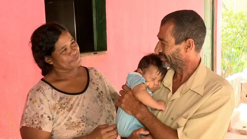 Bebê que nasceu com 6,5 kg em Colatina luta para recuperar movimento do braço lesionado durante parto no Hospital São José